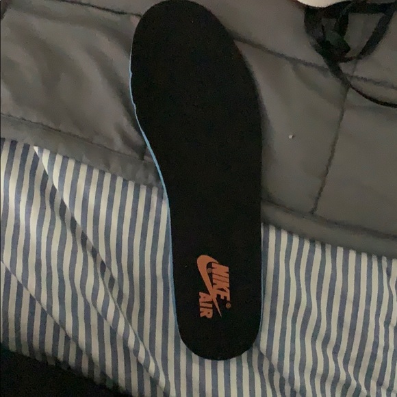 Air Jordan 1 Satin - Picture 7 of 7